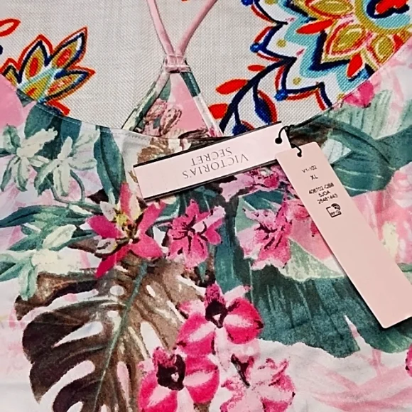 Victoria's Secret XL Tank NWT - Picture 2 of 7